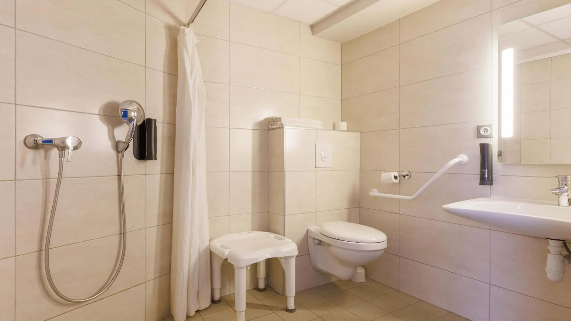 B&B Hôtel Clermont-Ferrand Nord Riom