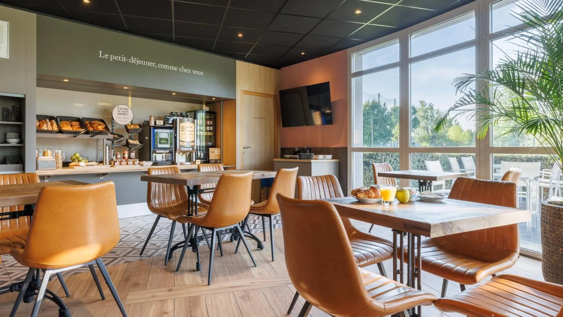 B&B Hotel Clermont-Ferrand Nord Riom