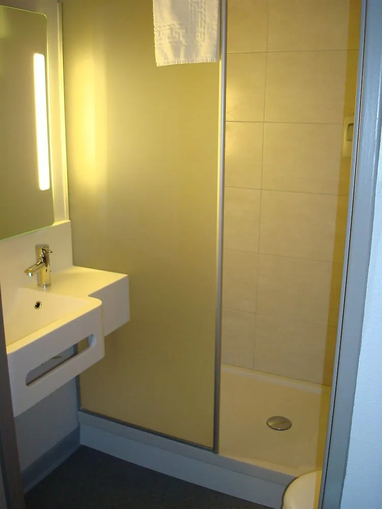 B&B Hotel Clermont-Ferrand Nord Riom