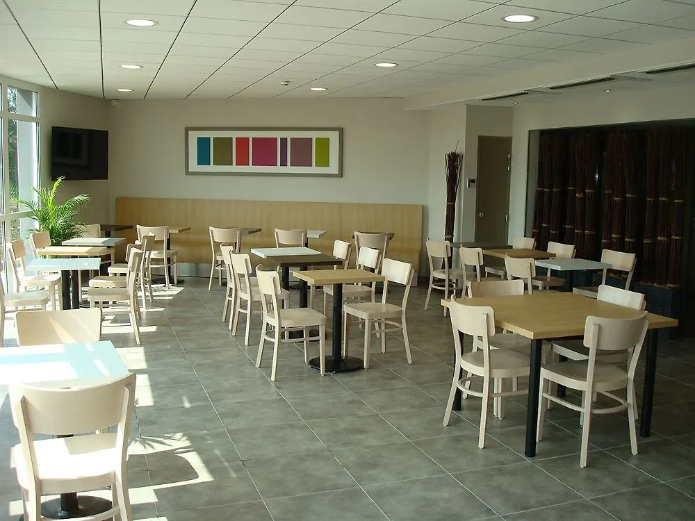 B&B Hotel Clermont-Ferrand Nord Riom 2*,  Francia
