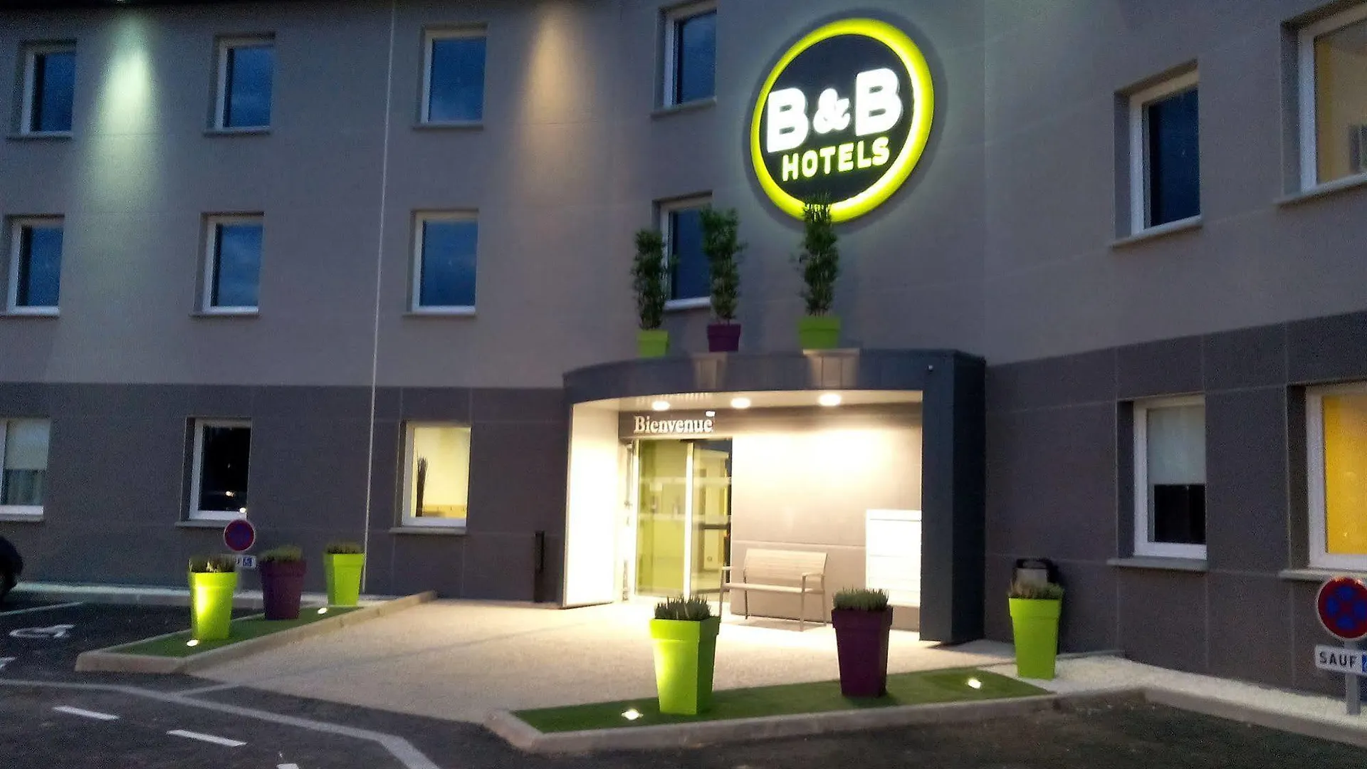 B&B Hotel Clermont-Ferrand Nord Riom